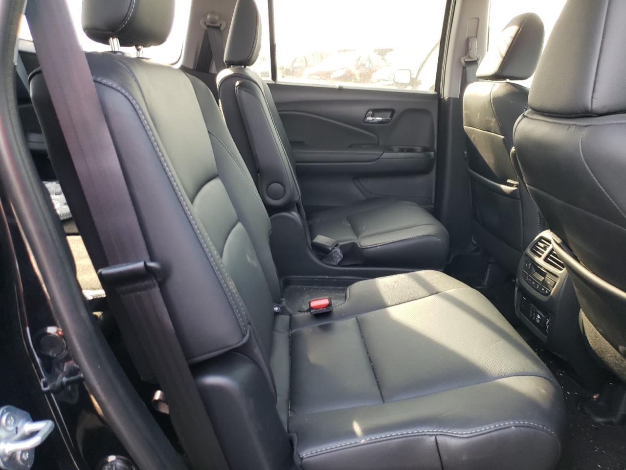 Photo 6 from auction – 2021 HONDA PILOT ELIT with VIN 5FNYF6H09MB095545