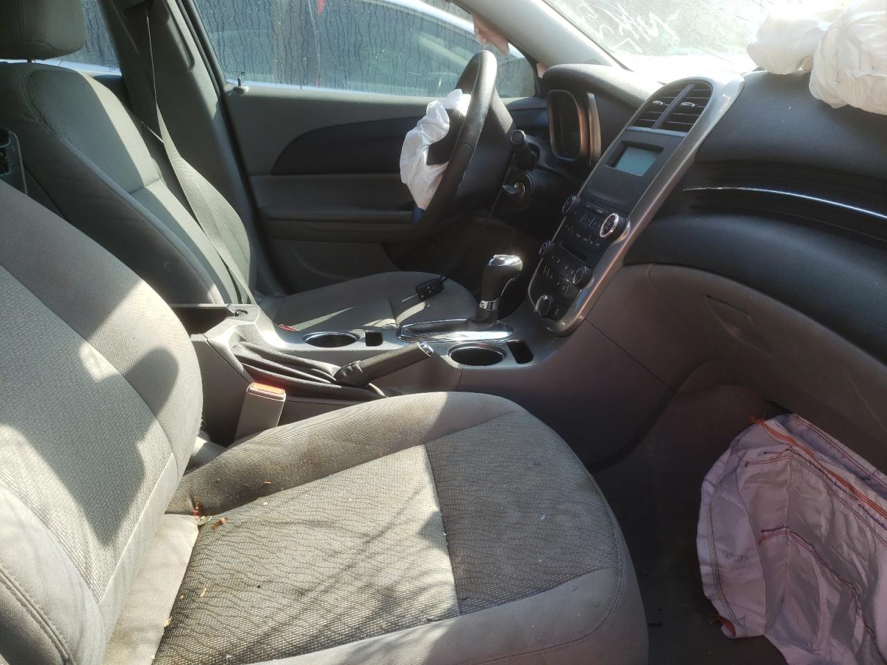 Photo 5 from auction – 2015 CHEVROLET MALIBU LS with VIN 1G11B5SL4FF347381