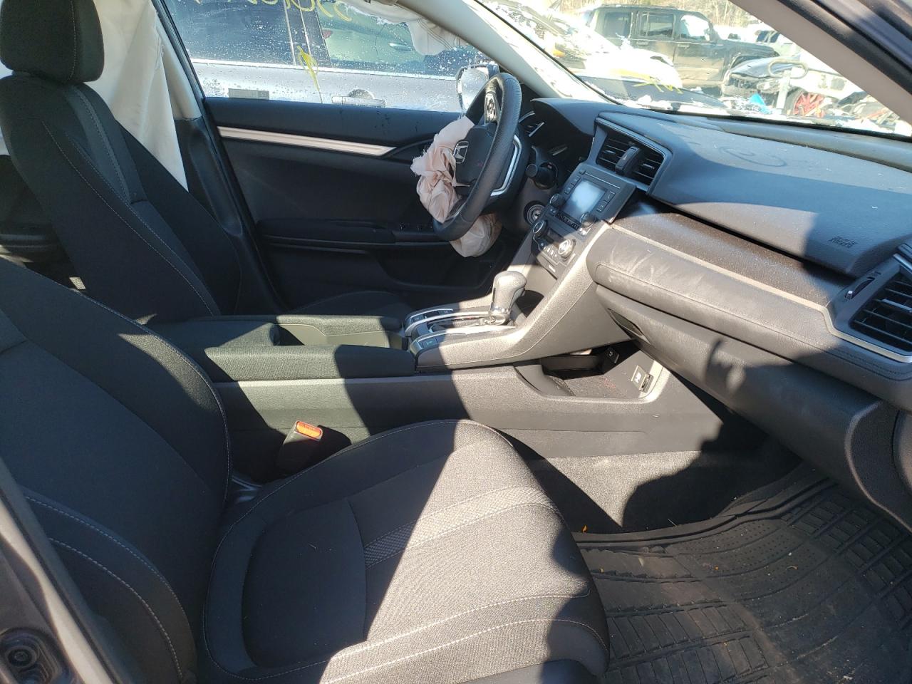 Photo 5 from auction – 2019 HONDA CIVIC LX with VIN 2HGFC2F68KH584916