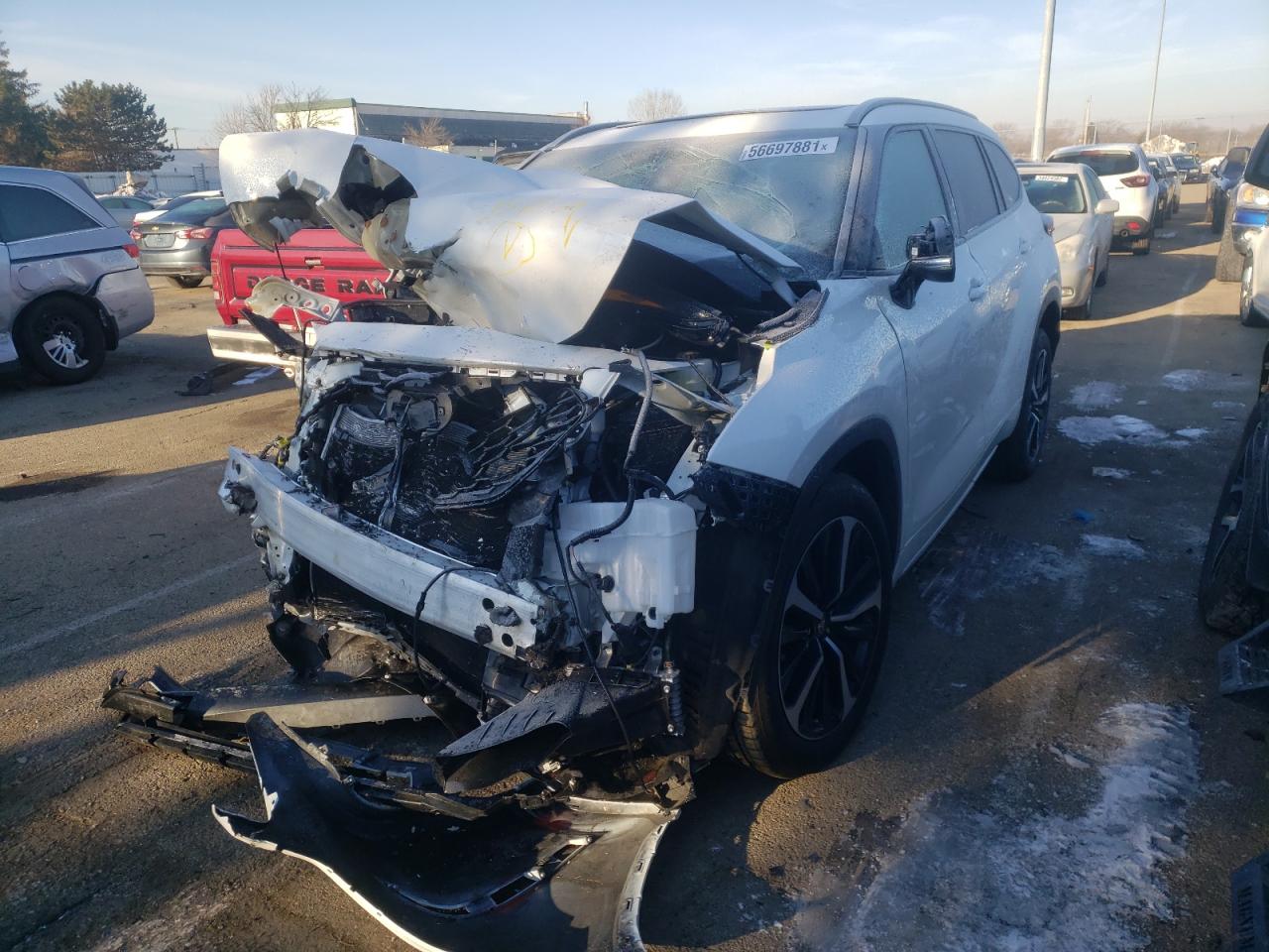 Photo 2 from auction – 2021 TOYOTA HIGHLANDER with VIN 5TDLZRBH2MS095710