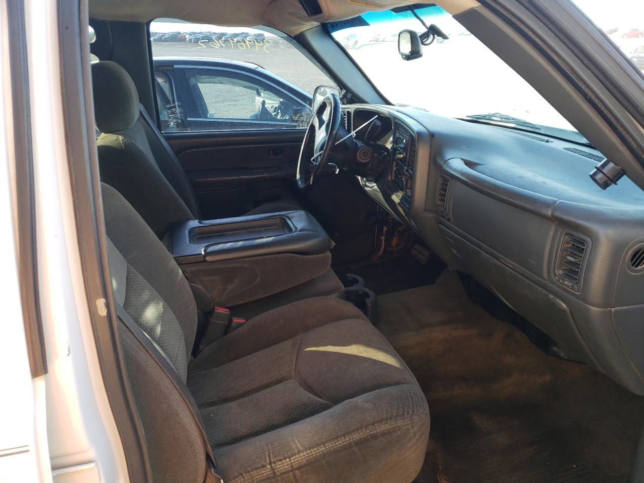 Foto 5 de la subasta – 2005 CHEVROLET SILVERADO con VIN 2GCEC13T851135912