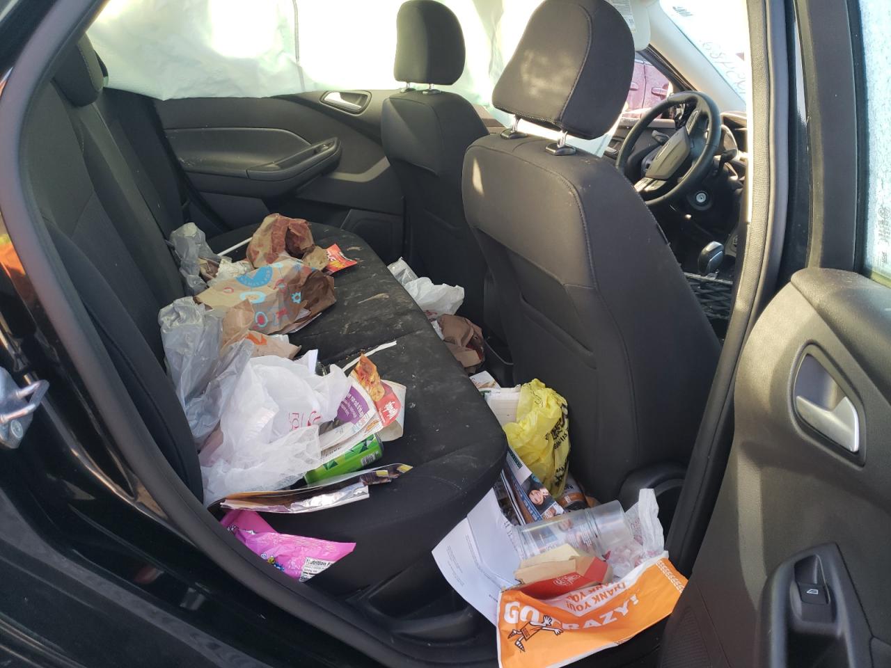 Photo 6 from auction – 2015 FORD FOCUS SE with VIN 1FADP3F26FL346560
