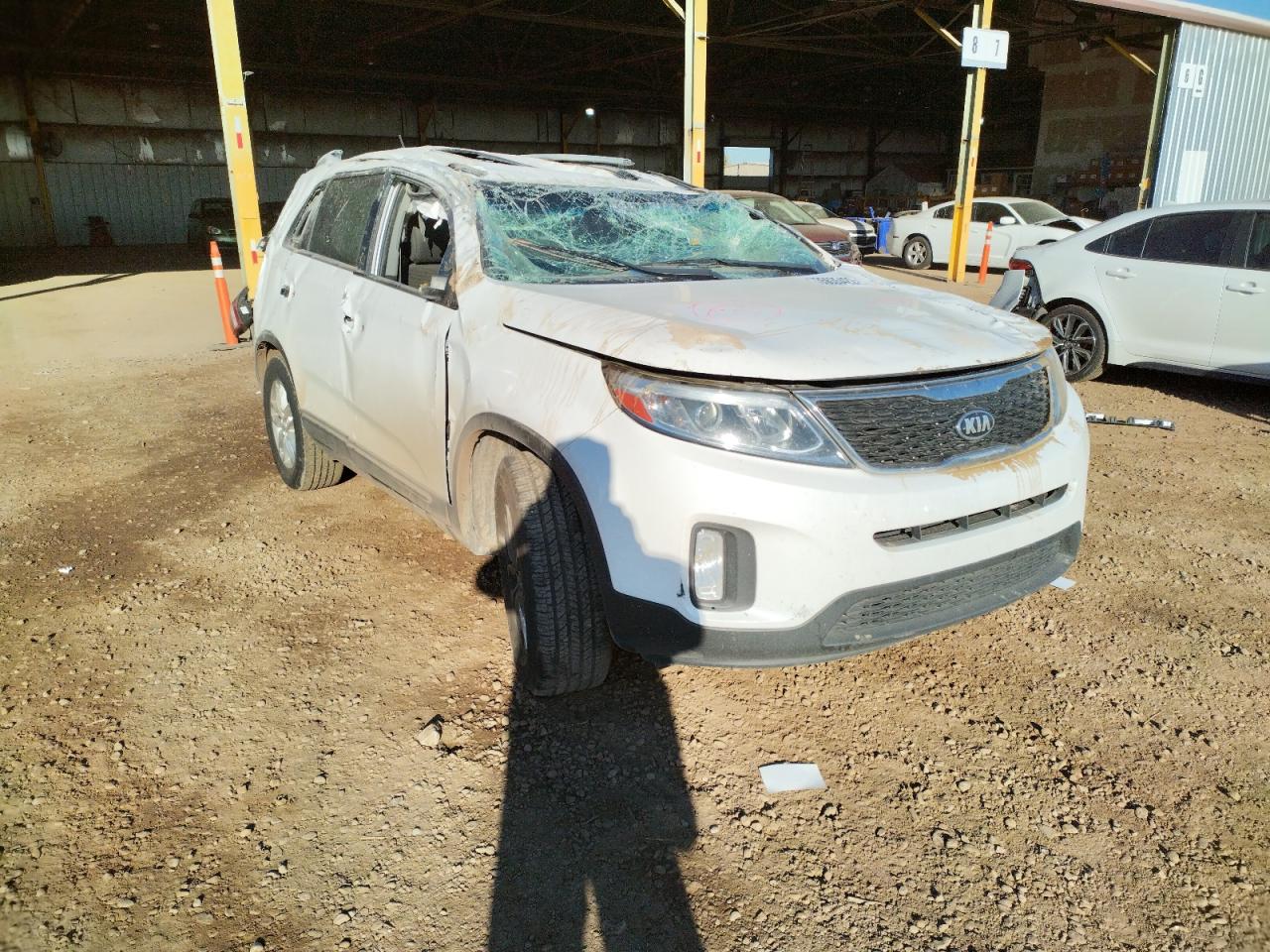 KIA SORENTO 2015 with VIN 5XYKT4A72FG590076 - Photo from auction