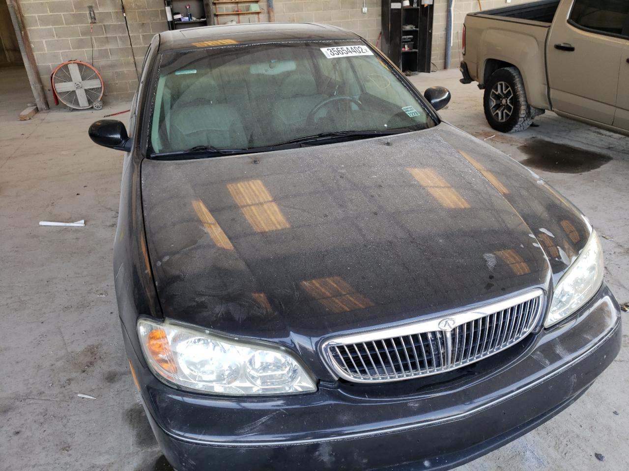 Photo 9 from auction – 2000 INFINITI I30 with VIN JNKCA31A6YT107503