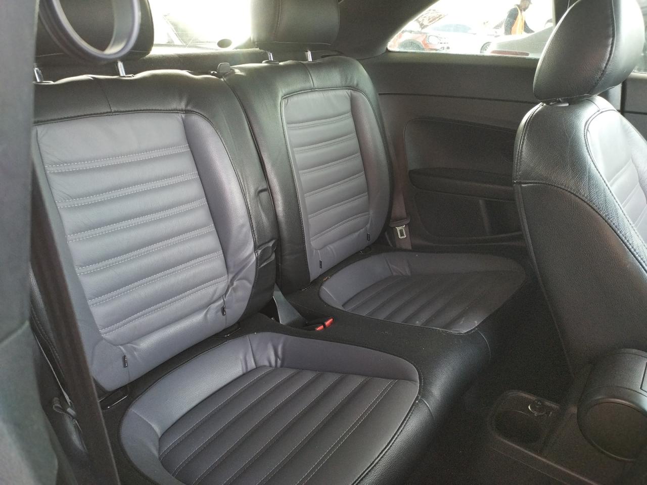 Photo 6 from auction – 2017 VOLKSWAGEN BEETLE 1.8 with VIN 3VWF17AT0HM617414