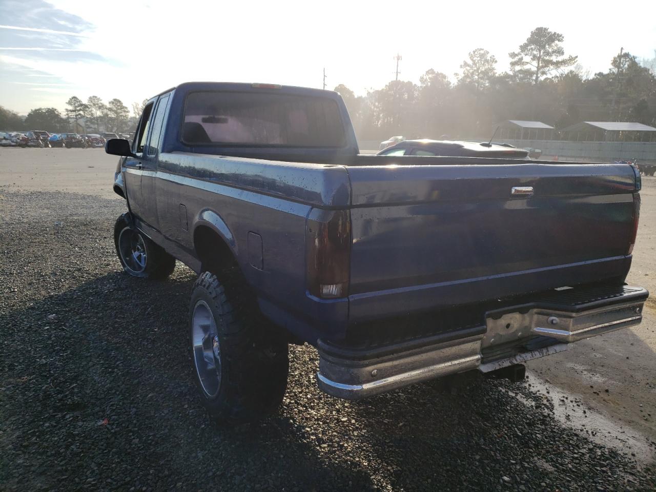 Photo 3 from auction – 1996 FORD F250 with VIN 1FTHX26F5TEB33611
