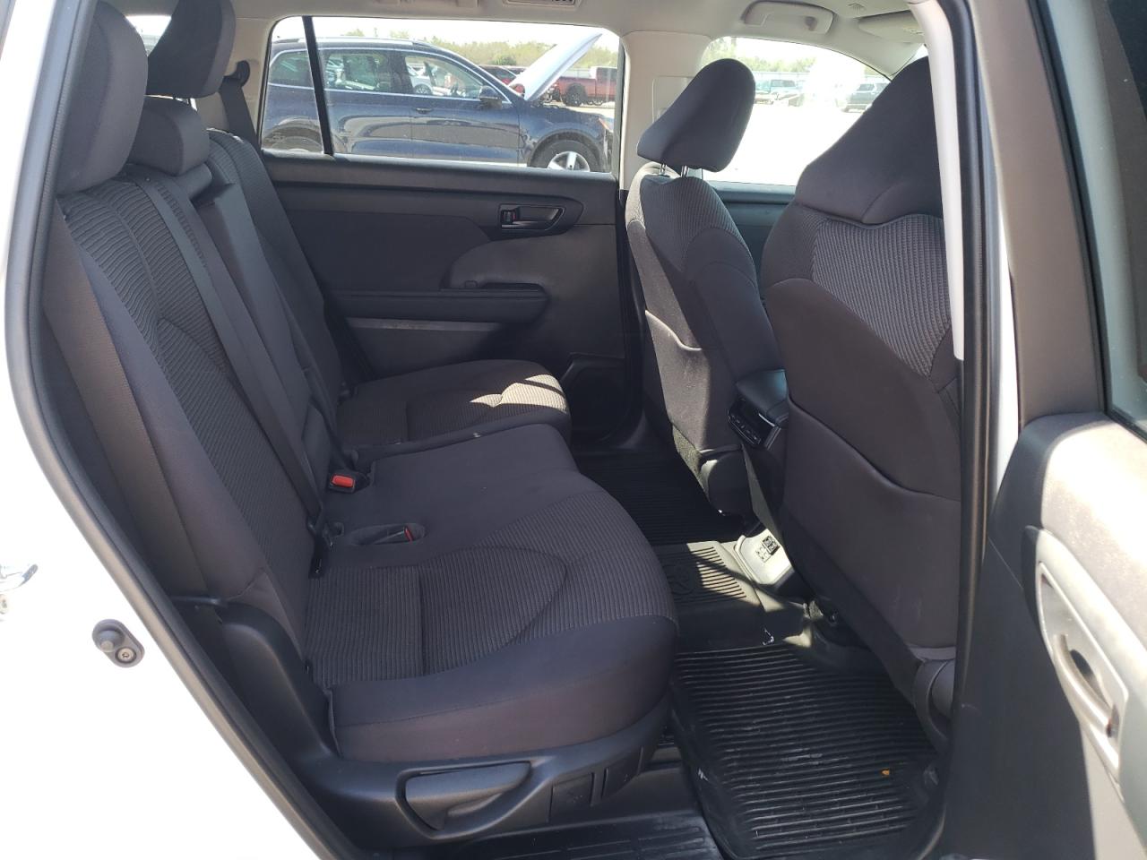 Photo 6 from auction – 2021 TOYOTA HIGHLANDER with VIN 5TDCZRAH1MS057404
