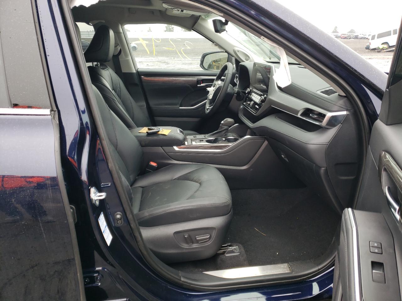 Photo 5 from auction – 2021 TOYOTA HIGHLANDER with VIN 5TDEBRCH3MS068480
