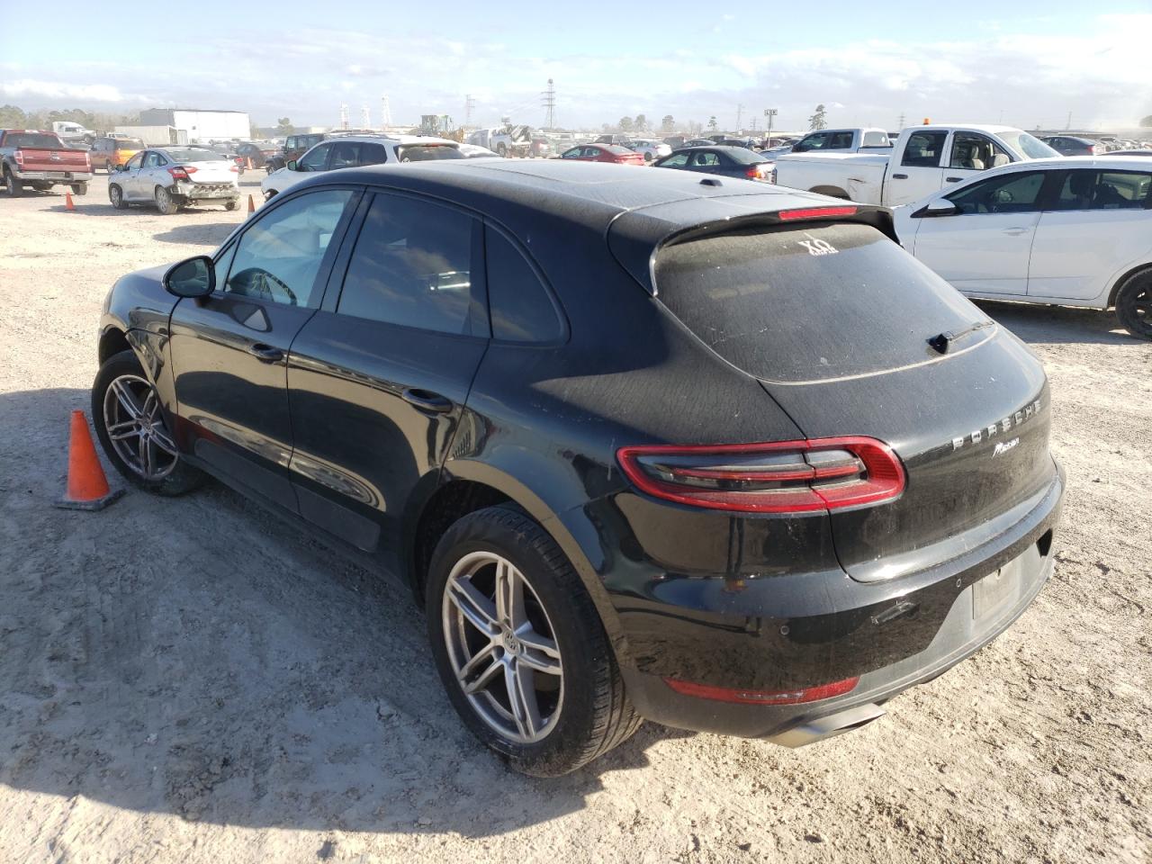 Photo 3 from auction – 2018 PORSCHE MACAN with VIN WP1AA2A52JLB09405