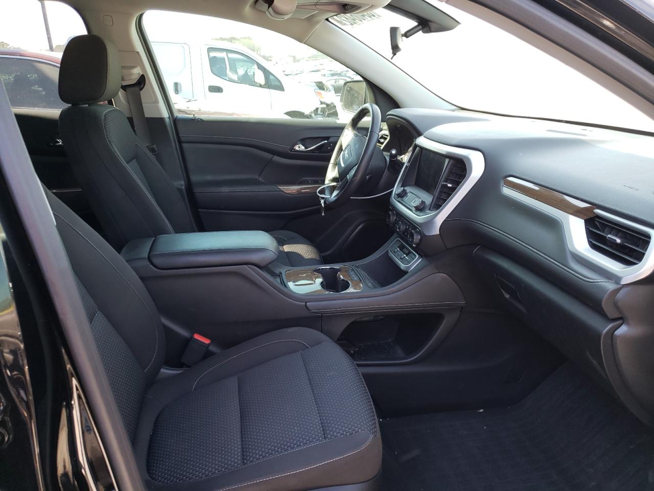 Photo 5 from auction – 2020 GMC ACADIA SLE with VIN 1GKKNKLA1LZ192639