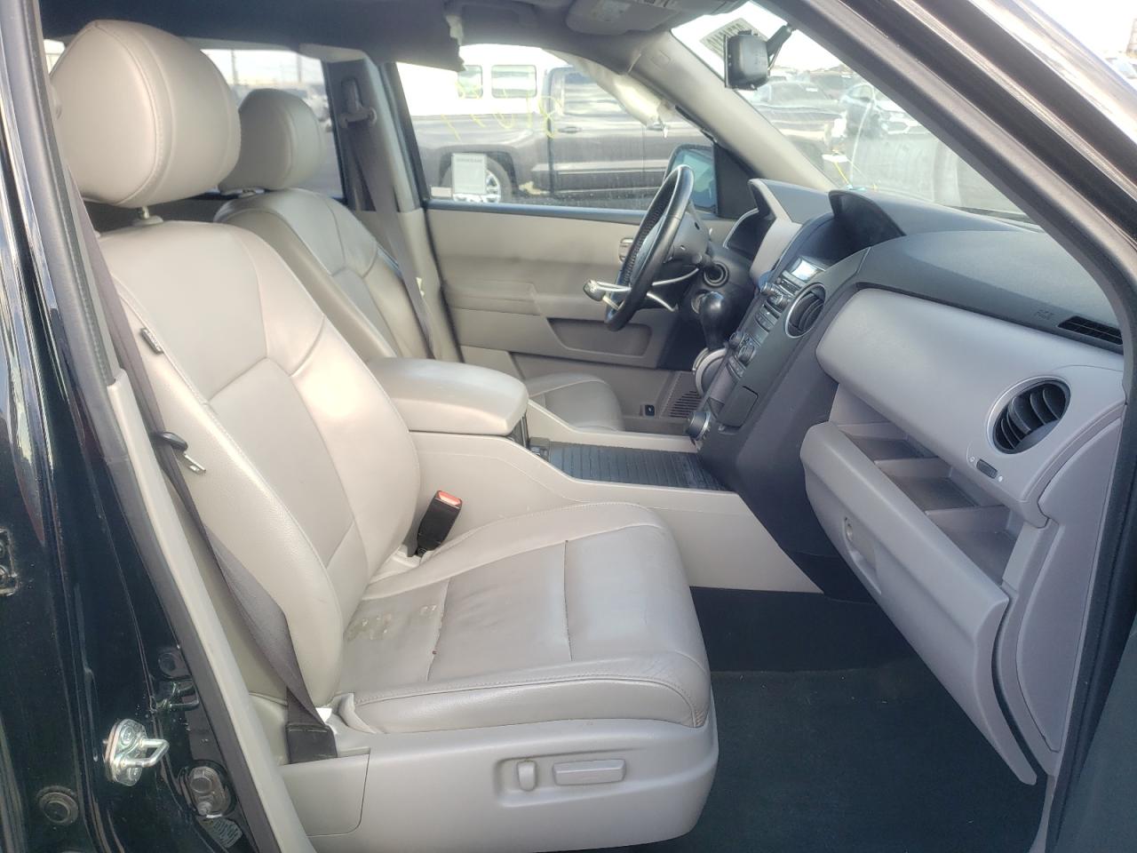 Photo 5 from auction – 2015 HONDA PILOT EXL with VIN 5FNYF3H64FB016238