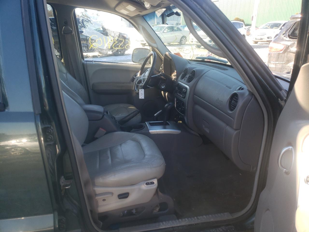 Photo 5 from auction – 2002 JEEP LIBERTY LI with VIN 1J8GL58K32W147334