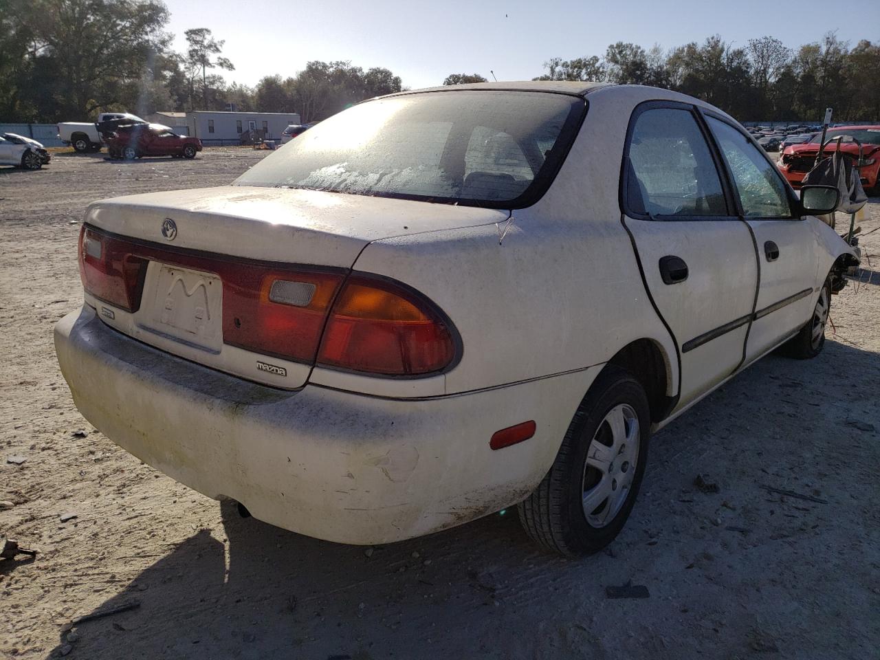 Photo 4 from auction – 1995 MAZDA PROTEGE DX with VIN JM1BA1412S0125423