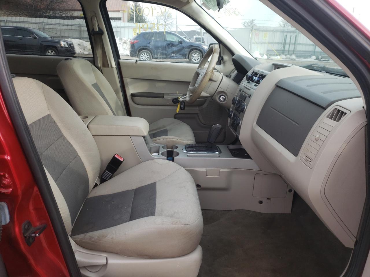 Photo 5 from auction – 2008 FORD ESCAPE XLT with VIN 1FMCU93128KA42269