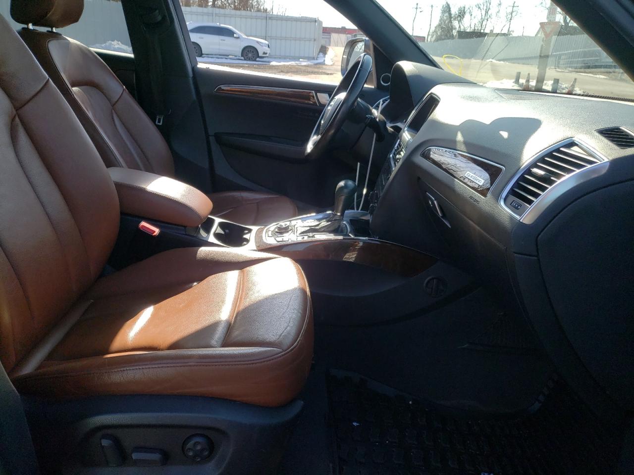 Photo 5 from auction – 2012 AUDI Q5 PREMIUM with VIN WA1DKAFP7CA057360