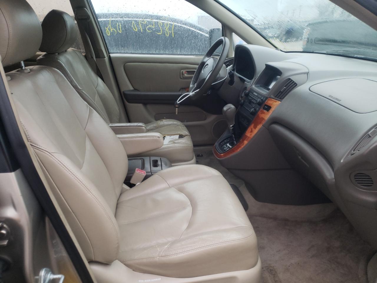 Photo 5 from auction – 2000 LEXUS RX 300 with VIN JT6HF10U5Y0143345