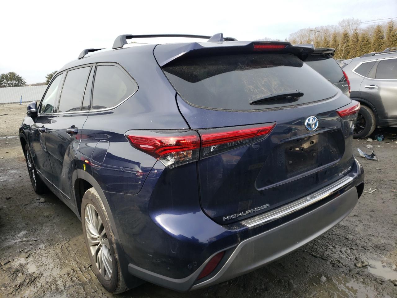 Photo 3 from auction – 2021 TOYOTA HIGHLANDER with VIN 5TDEBRCH8MS050976