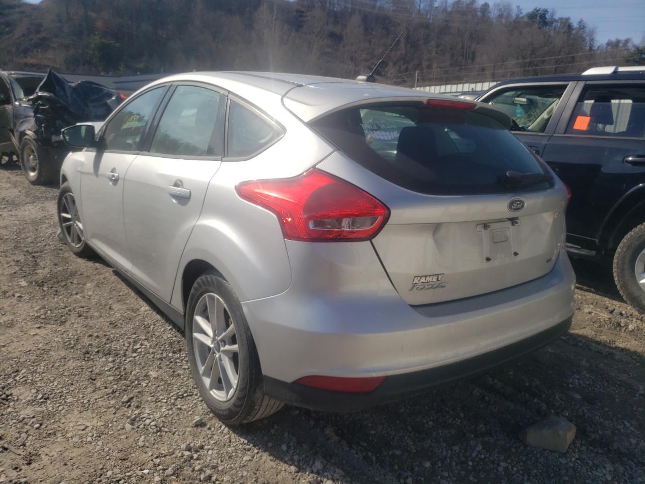 Photo 3 from auction – 2017 FORD FOCUS SE with VIN 1FADP3K2XHL225930