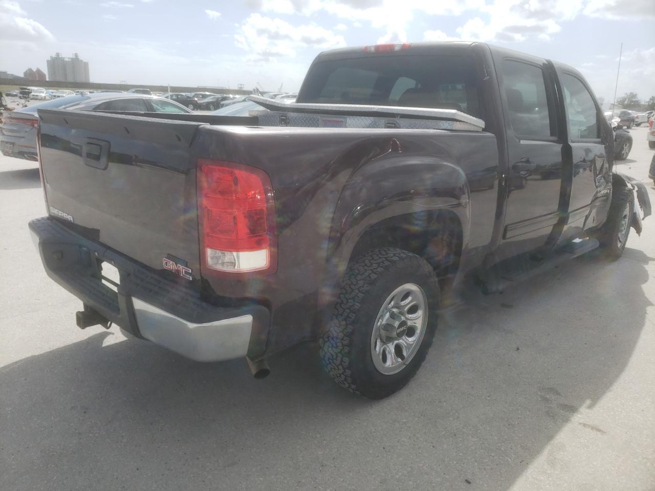 Photo 4 from auction – 2008 GMC SIERRA C15 with VIN 2GTEC13CX81110174