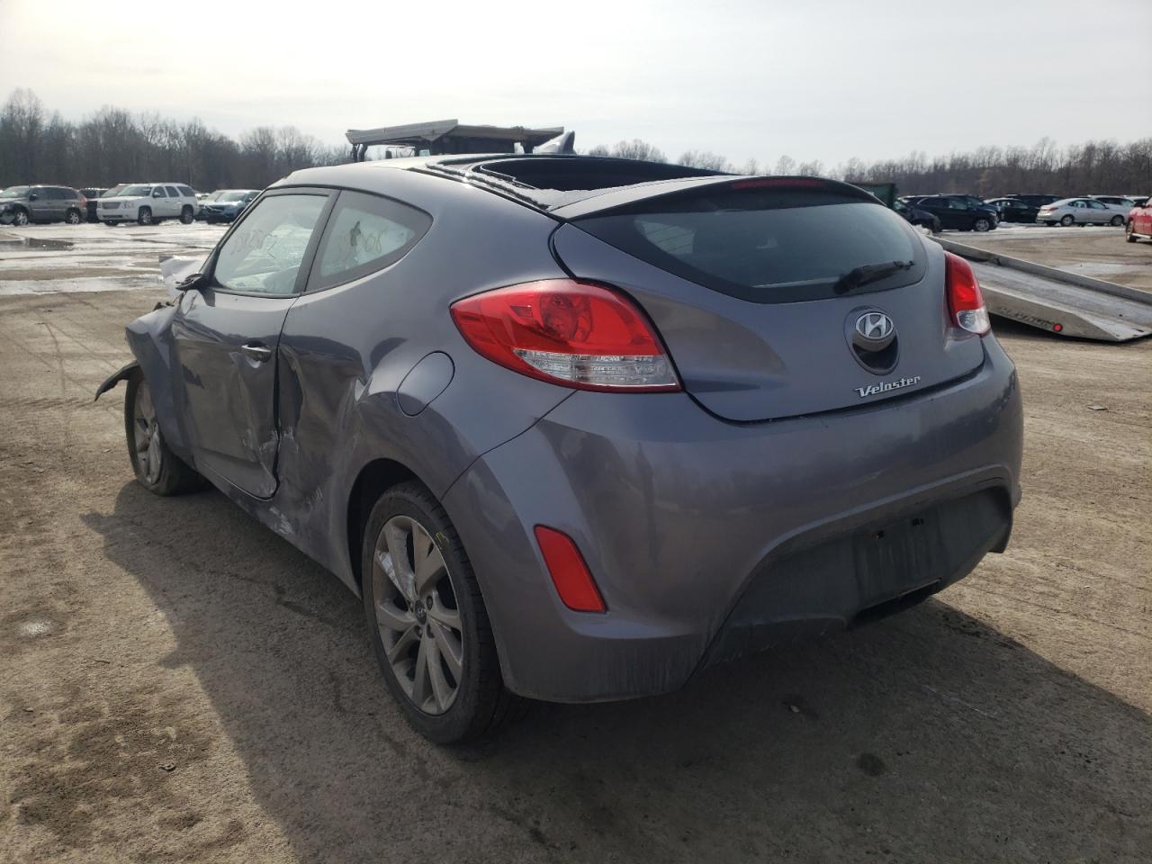 Photo 3 from auction – 2017 HYUNDAI VELOSTER with VIN KMHTC6AD7HU323762