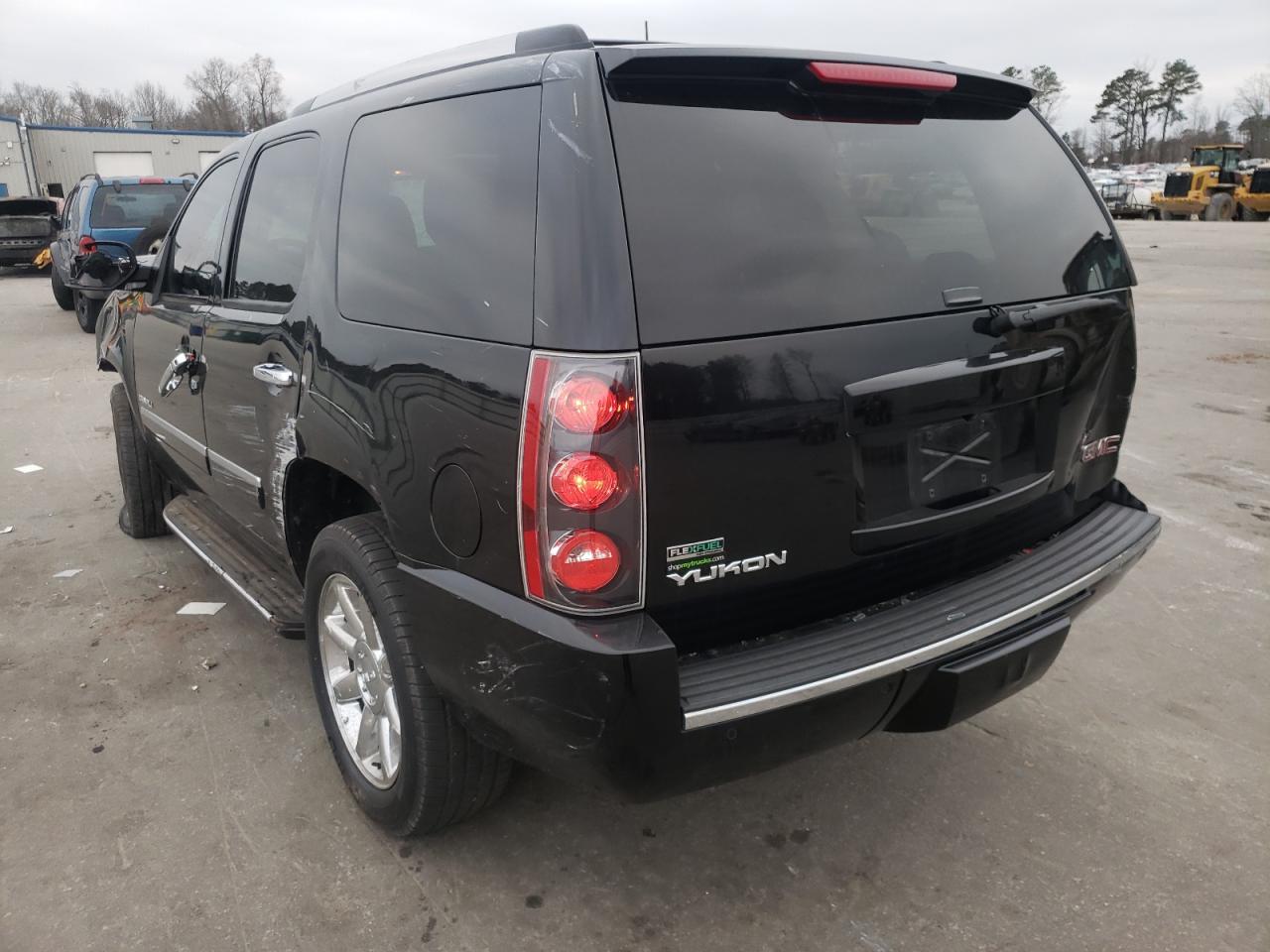 Photo 3 from auction – 2011 GMC YUKON DENA with VIN 1GKS2EEF8BR387705