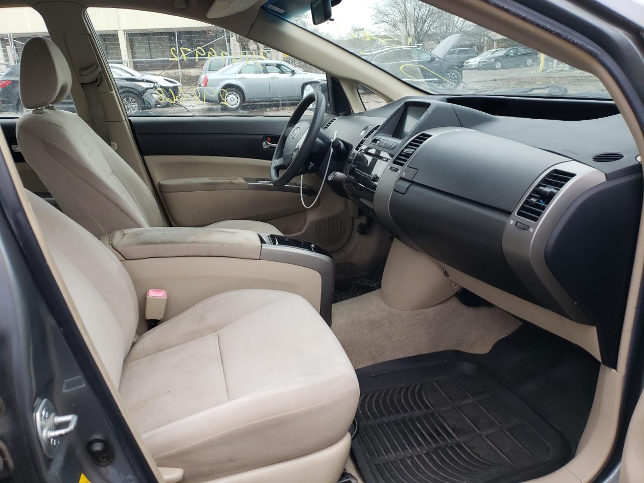 Photo 5 from auction – 2005 TOYOTA PRIUS with VIN JTDKB20U450130307