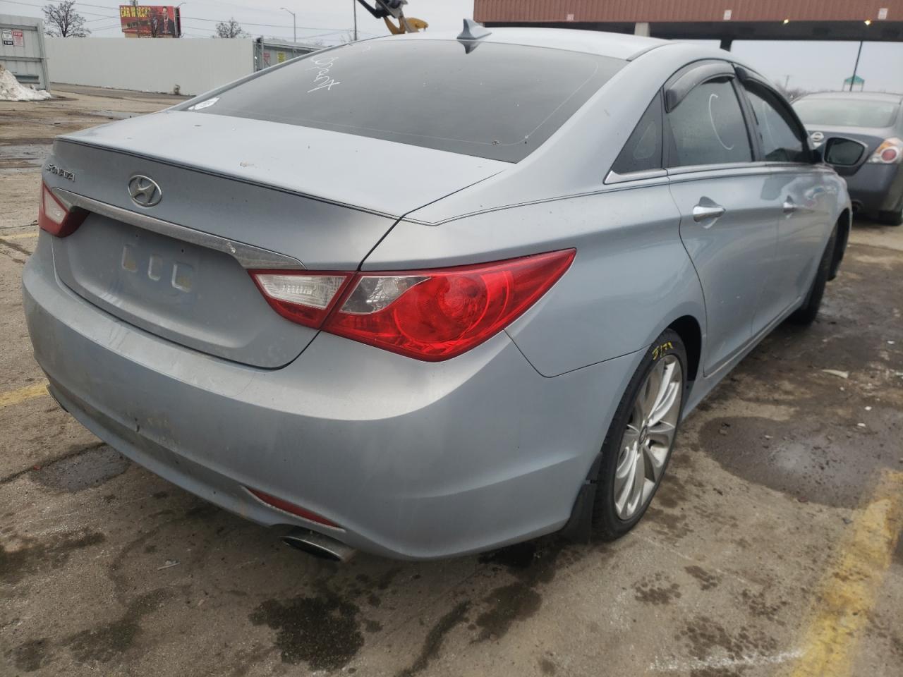 Фото 4 с аукциона – 2012 HYUNDAI SONATA SE с VIN 5NPEC4AC0CH336171
