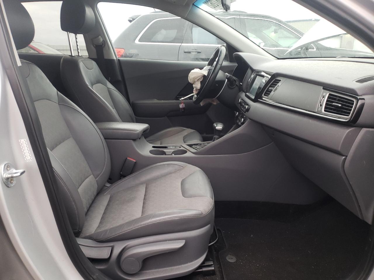 Photo 5 from auction – 2017 KIA NIRO EX with VIN KNDCC3LC9H5049966