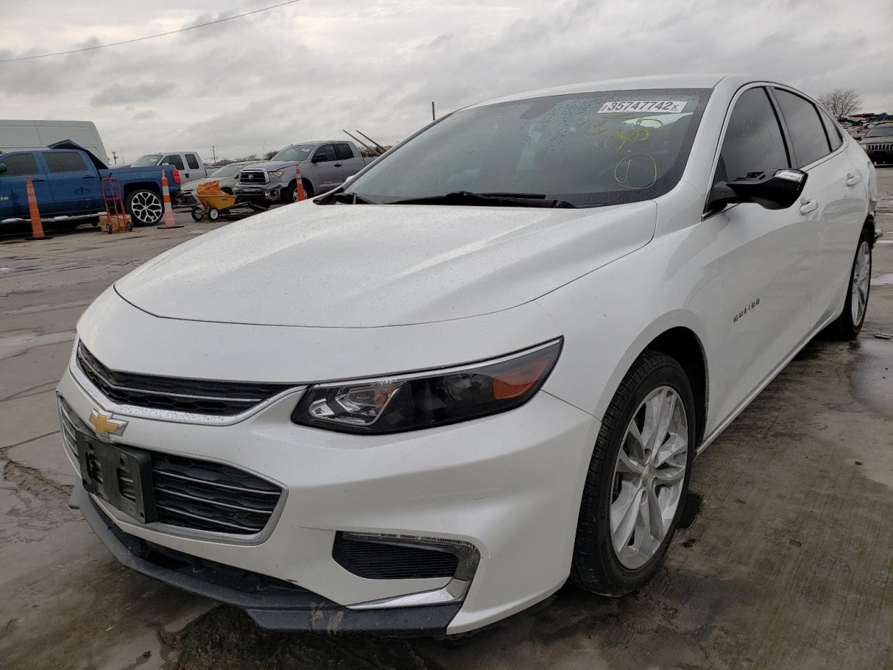 Photo 2 from auction – 2018 CHEVROLET MALIBU LT with VIN 1G1ZD5ST5JF110582