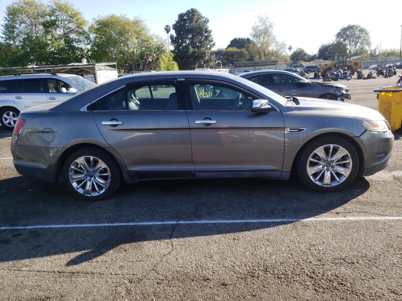 Photo 9 from auction – 2011 FORD TAURUS LIM with VIN 1FAHP2FW3BG174991