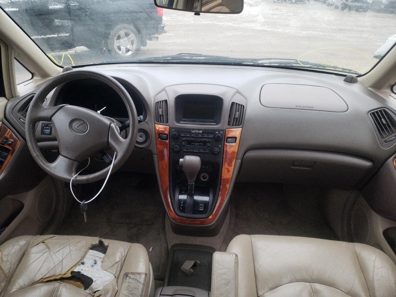 Photo 9 from auction – 2000 LEXUS RX 300 with VIN JT6HF10U5Y0143345