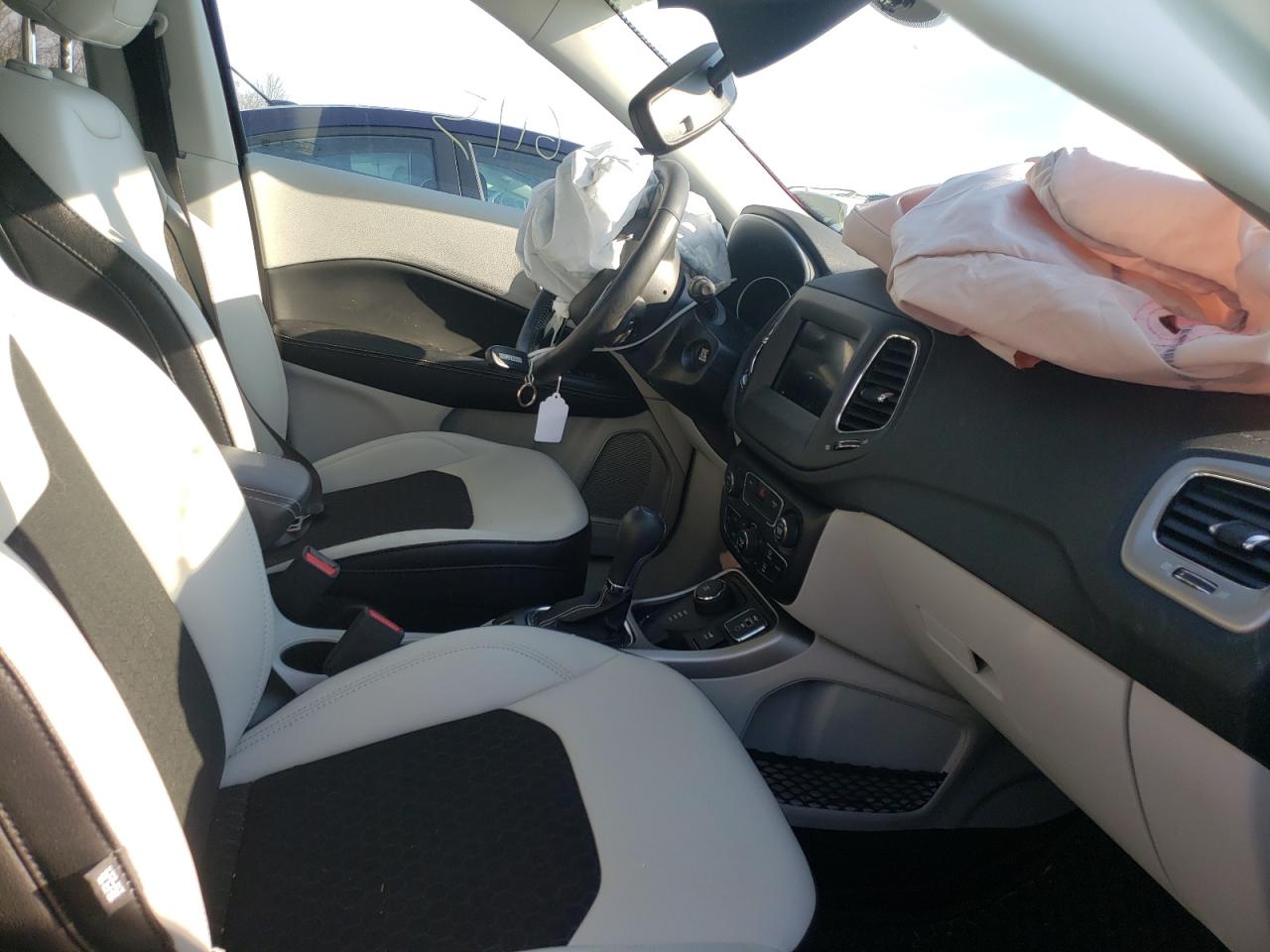 Photo 5 from auction – 2021 JEEP COMPASS LA with VIN 3C4NJDBB8MT541203