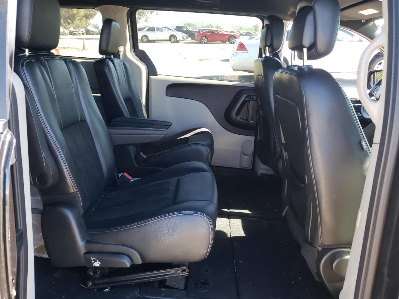 Photo 6 from auction – 2018 DODGE GRAND CARA with VIN 2C4RDGCG0JR238760