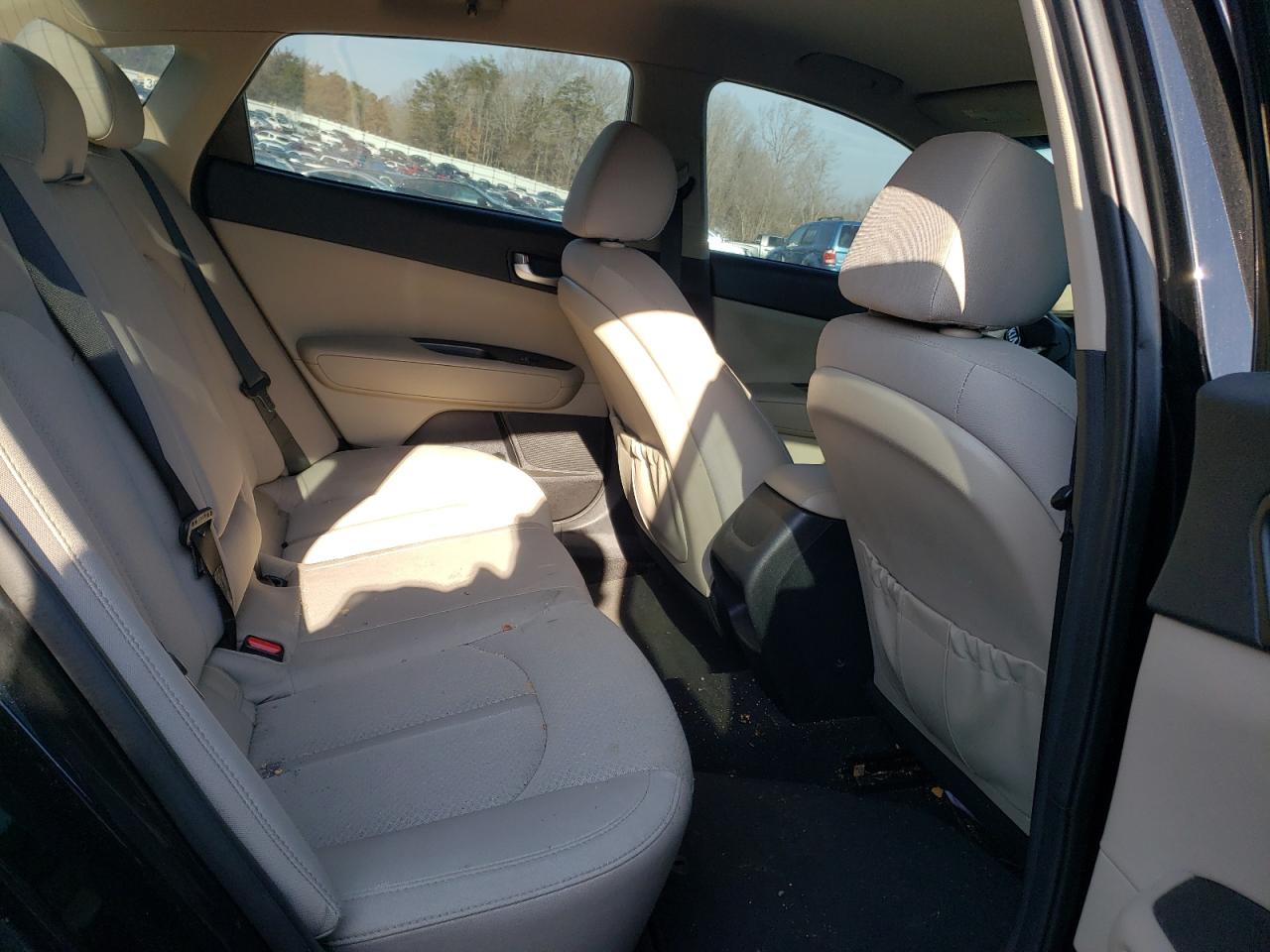 Photo 6 from auction – 2016 KIA OPTIMA LX with VIN 5XXGT4L37GG113181