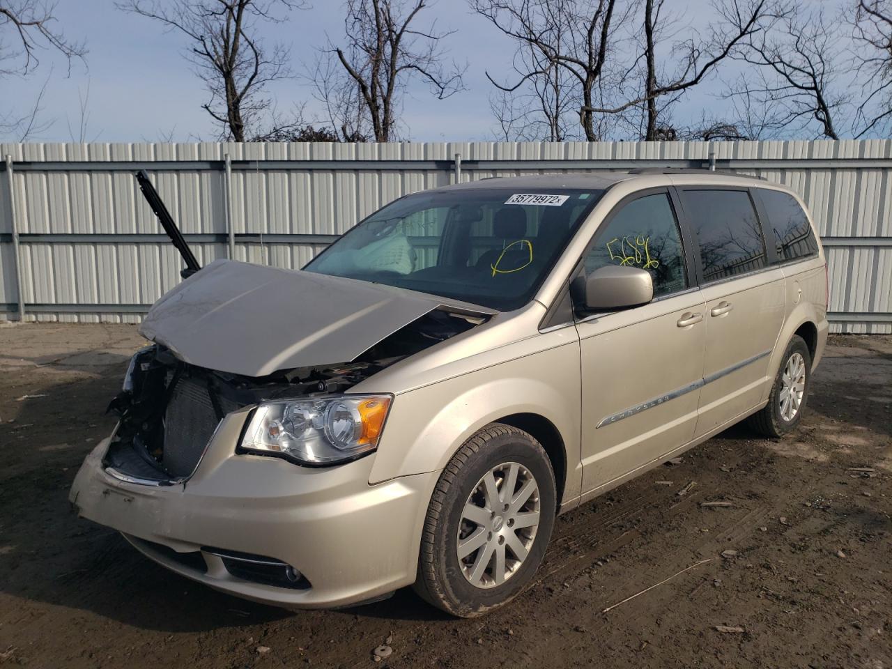 Photo 2 from auction – 2015 CHRYSLER TOWN & COU with VIN 2C4RC1BGXFR562629