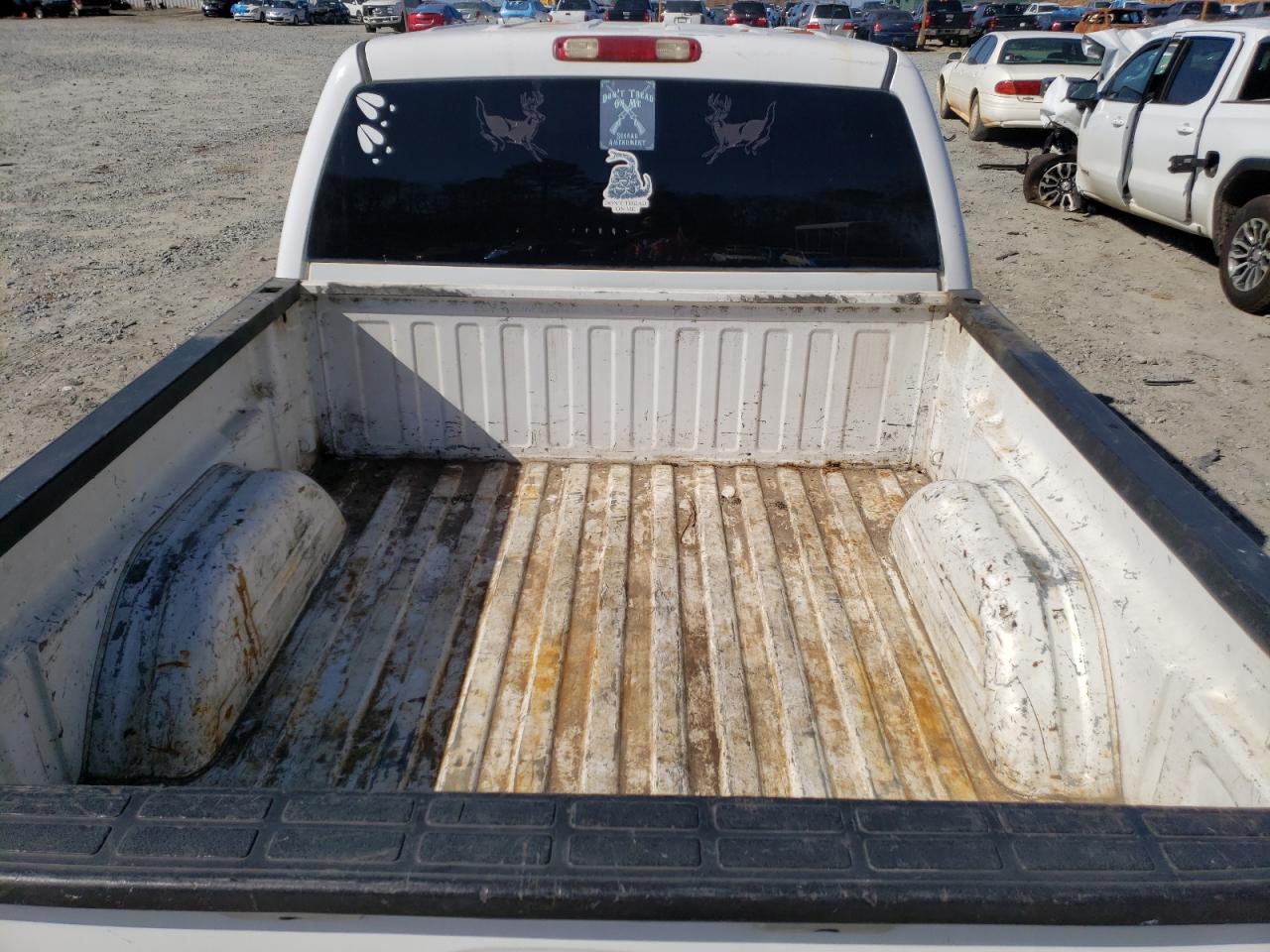 Photo 9 from auction – 2005 CHEVROLET SILVERADO with VIN 2GCEK13T851133743