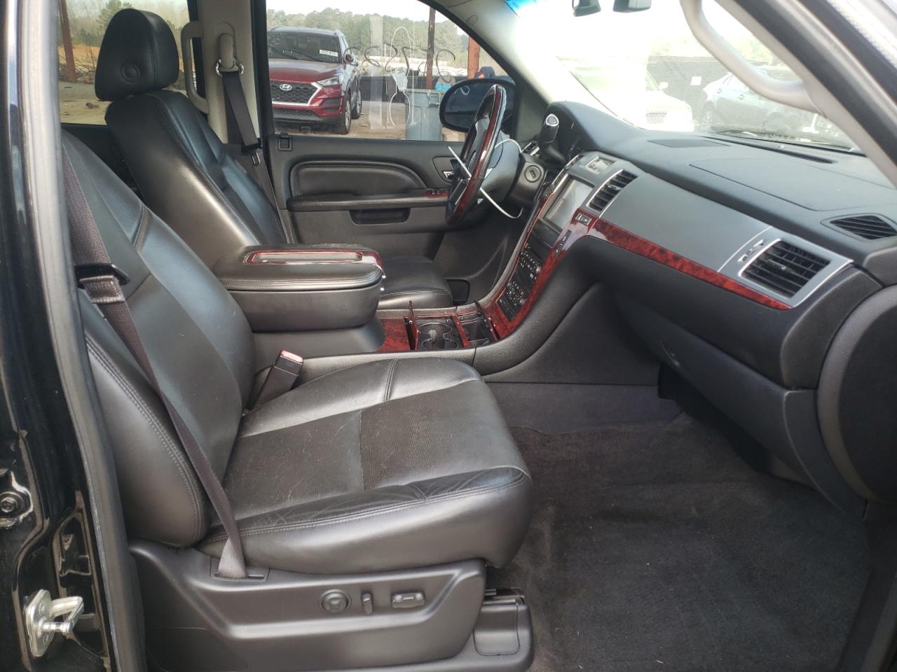 Photo 5 from auction – 2013 CADILLAC ESCALADE E with VIN 3GYT4MEF3DG259079
