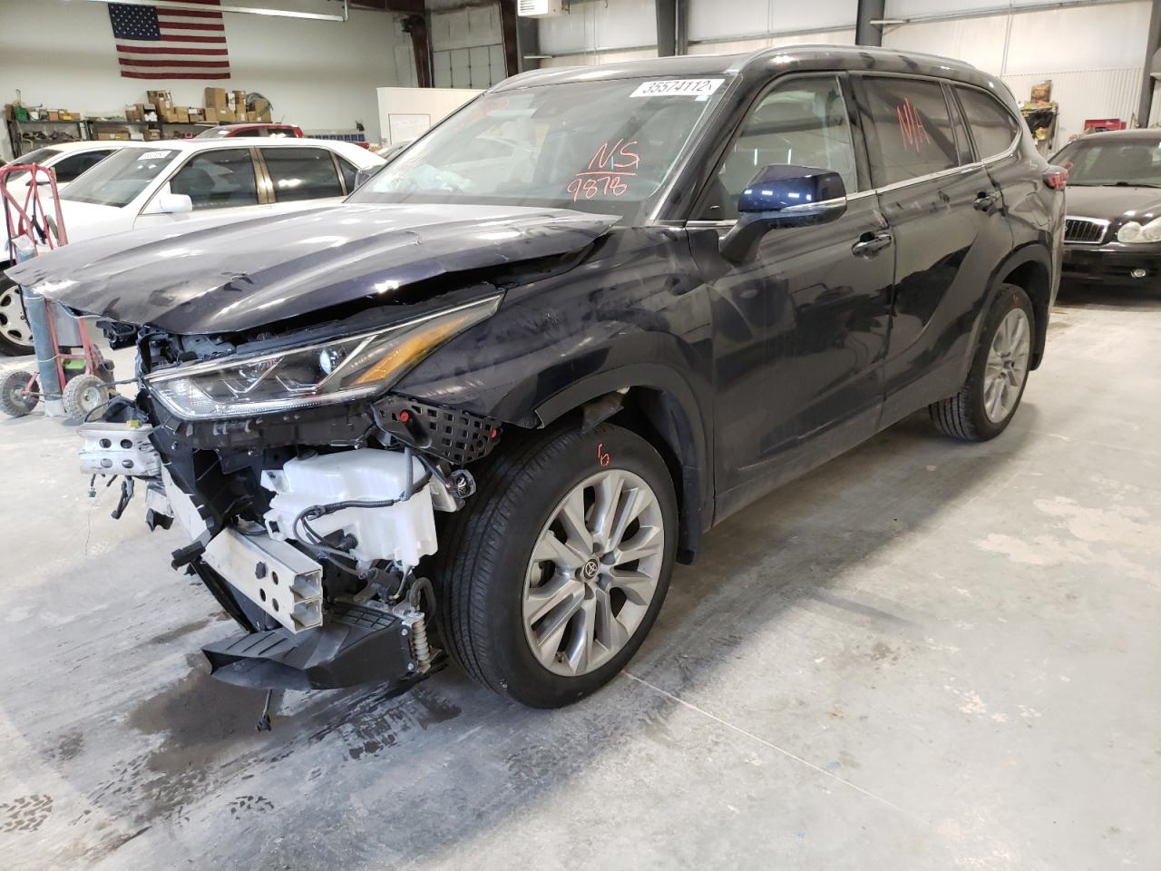 Photo 2 from auction – 2020 TOYOTA HIGHLANDER with VIN 5TDDZRBH9LS039878