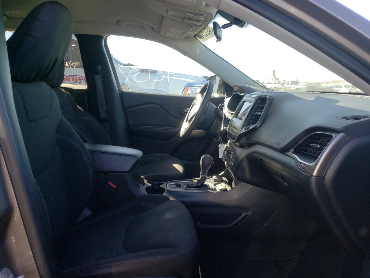 Photo 5 from auction – 2019 JEEP CHEROKEE L with VIN 1C4PJMCB0KD477507