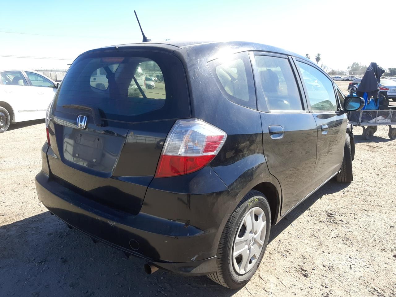 Photo 4 from auction – 2013 HONDA FIT with VIN JHMGE8H30DC015209