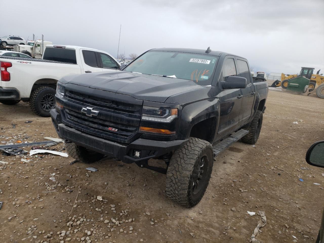 Photo 2 from auction – 2018 CHEVROLET SILVERADO with VIN 3GCUKREC4JG493519