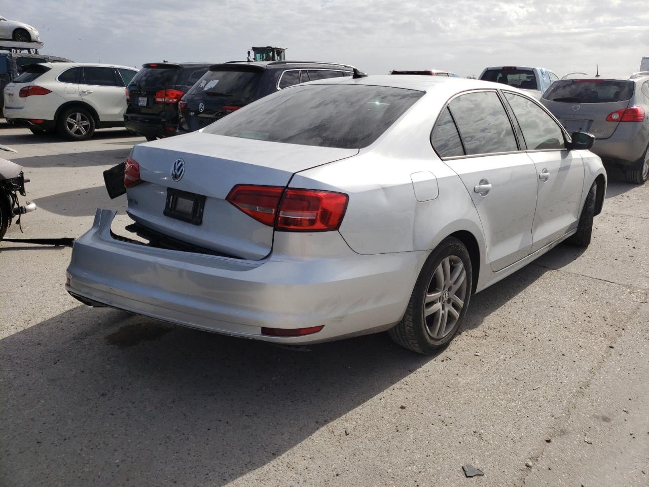 Photo 4 from auction – 2015 VOLKSWAGEN JETTA BASE with VIN 3VW2K7AJ0FM203167