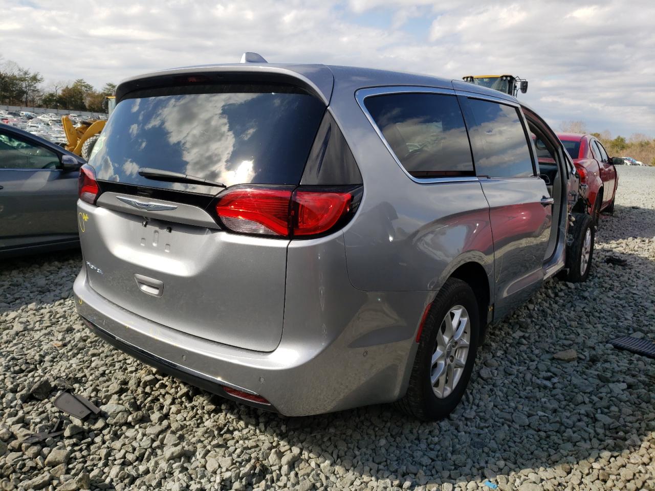 Photo 4 from auction – 2020 CHRYSLER PACIFICA T with VIN 2C4RC1FG3LR159372