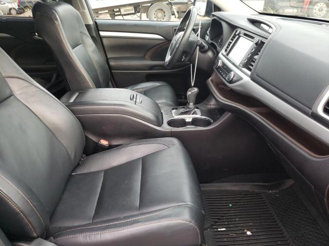 Photo 5 from auction – 2018 TOYOTA HIGHLANDER with VIN 5TDJZRFH7JS892192