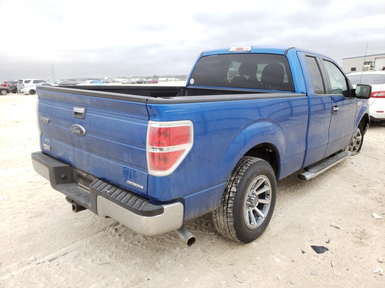 Photo 4 from auction – 2013 FORD F150 SUPER with VIN 1FTEX1CM7DFD55031