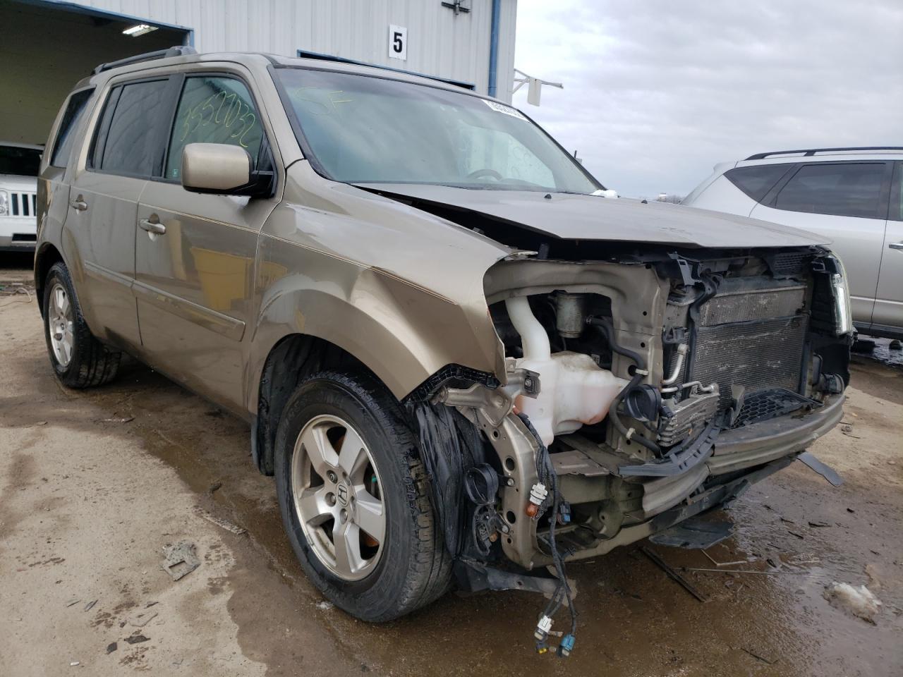 HONDA PILOT EXL 2011 with VIN 5FNYF3H54BB022011 - Photo from auction
