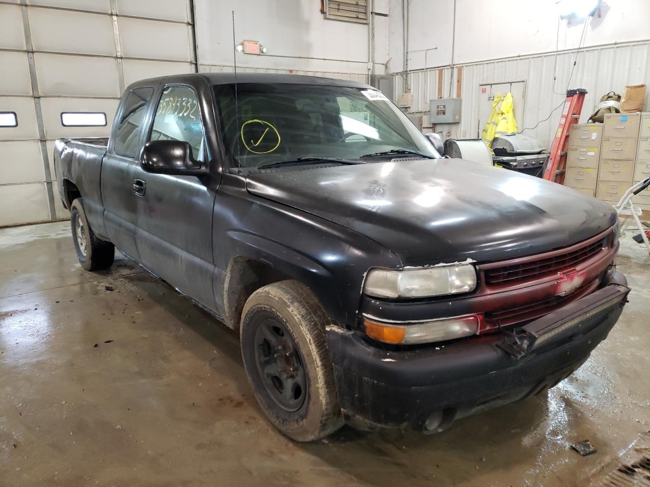 CHEVROLET SILVERADO 2002 with VIN 2GCEC19V221230745 - Photo from auction