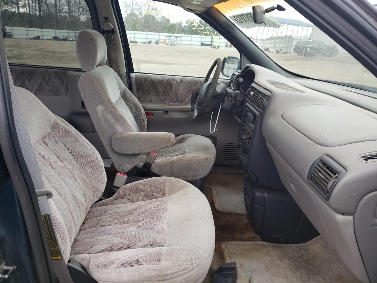 Photo 5 from auction – 1998 CHEVROLET VENTURE with VIN 1GNDX03E5WD251156