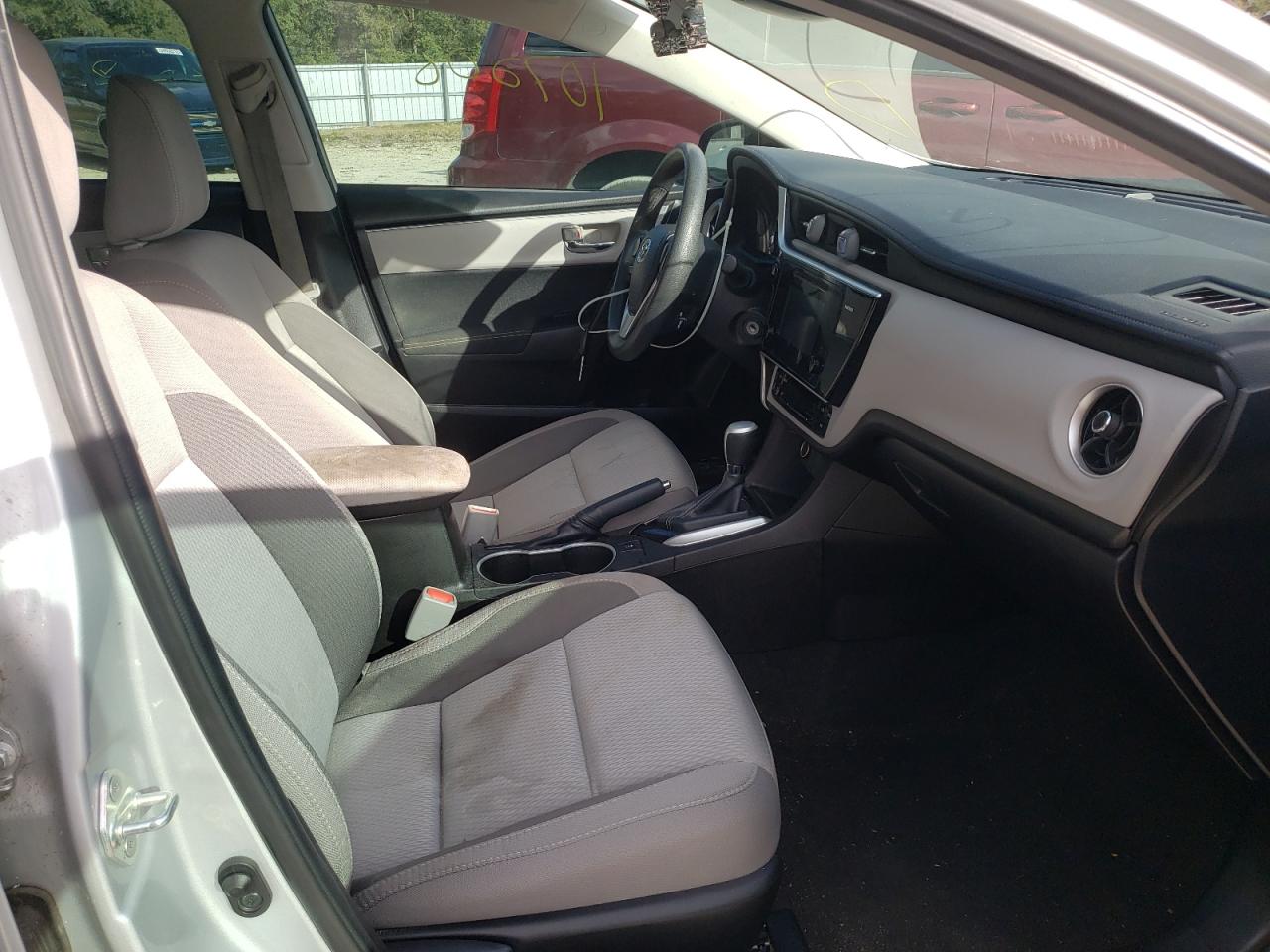 Photo 5 from auction – 2017 TOYOTA COROLLA L with VIN 5YFBURHE4HP730870