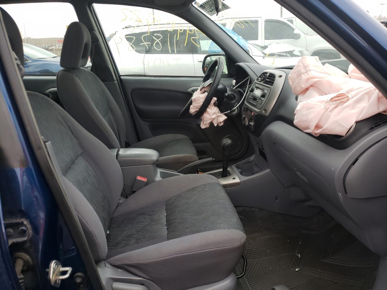 Photo 5 from auction – 2003 TOYOTA RAV4 with VIN JTEGH20V330118784